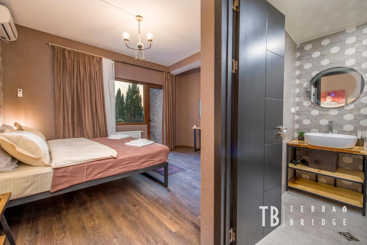 Отель Terra Bridge Тбилиси Экстерьер фото